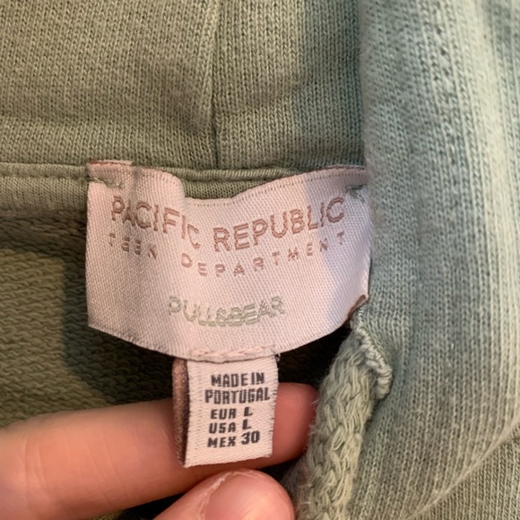 Green sweatshirt with pink flowers.
Womens large.
Great condition. - Picture 4 of 4